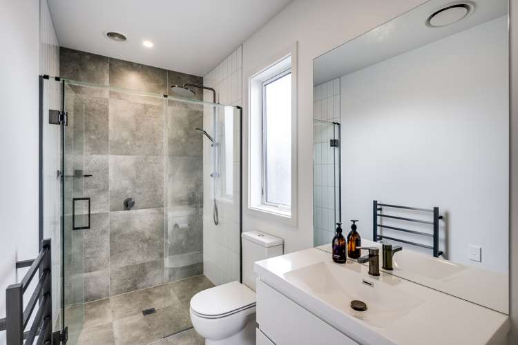 12 Hikawera Drive Frimley_13