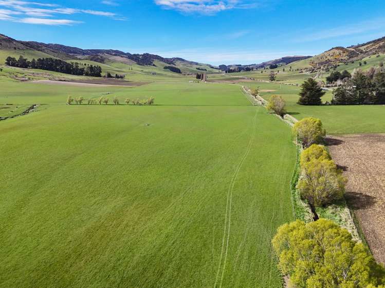 200 + 242 Caroline Valley Road Caroline_13