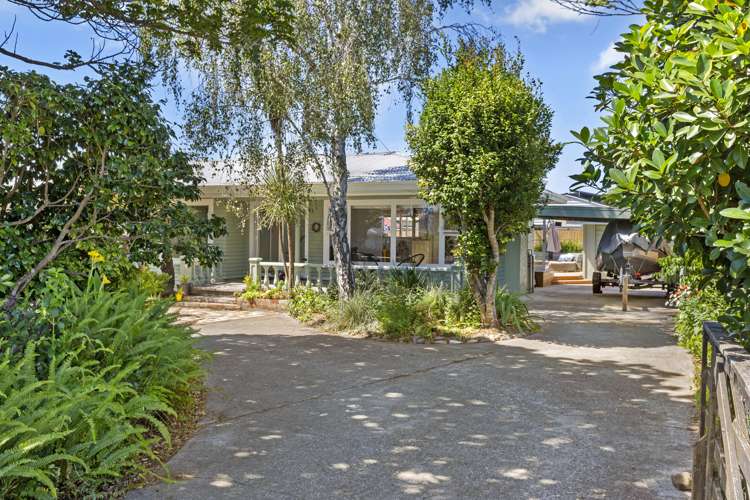 21 Lorenzen Bay Road Raglan_29