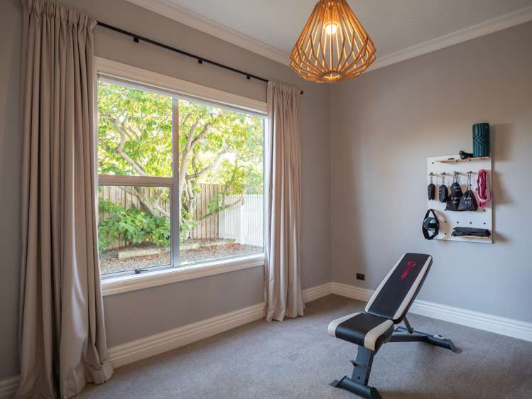 12 Wamphray Street Nightcaps_8