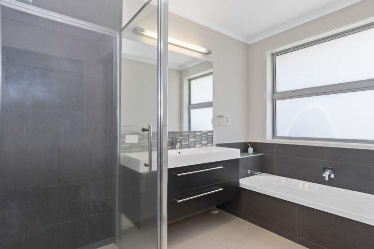 222 Lakes Boulevard Pyes Pa_12