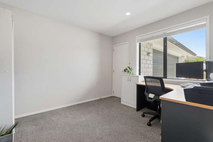 36 Benmore Crescent Pyes Pa_16