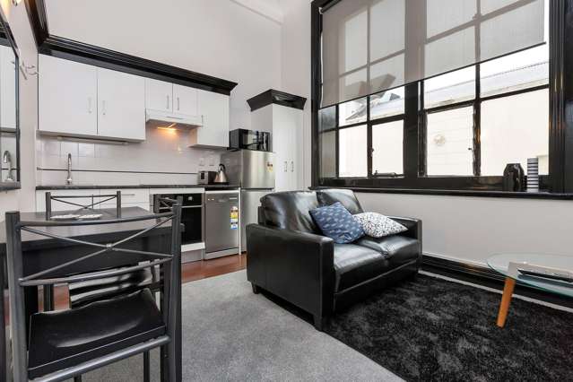 Character Charm in the Heart of the City - Spacious Two-Bedroom Apartment at the Iconic Elliott Hotel