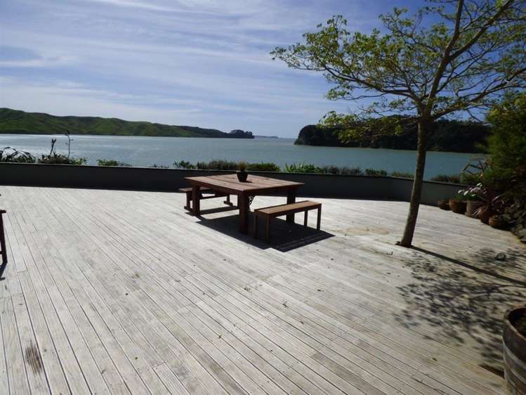 1233 Te Waitere Road Taharoa_1