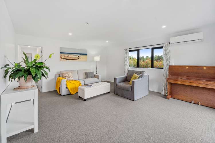 6 Laly Haddon Place Matakana_8