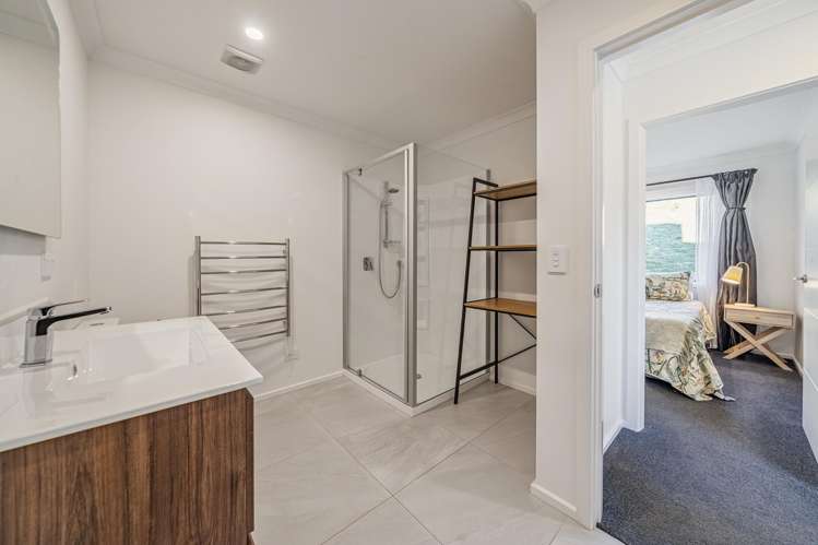111 Queen Charlotte Drive Aotea_25