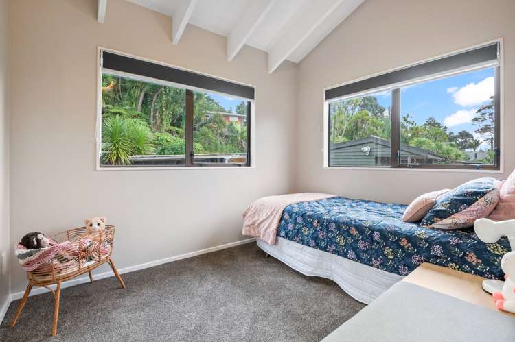 10 Raroa Terrace Waiatarua_17