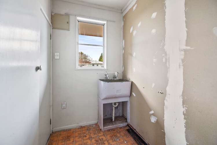 235 Tramway Road Enderley_15