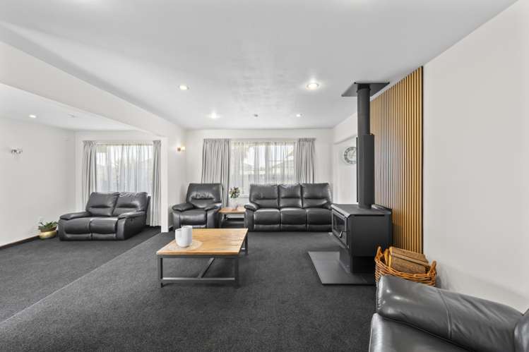 241 Shortland Street Aranui_5