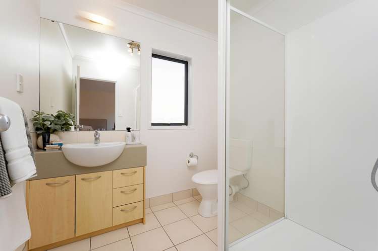 7 Fairford Avenue Henderson_21