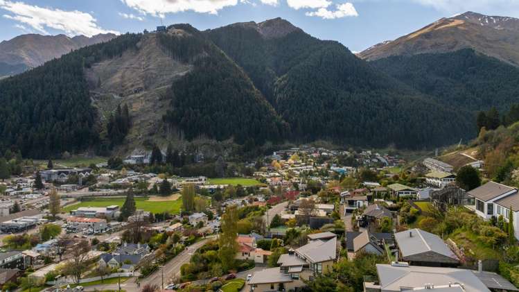 61 Hallenstein Street Queenstown_20