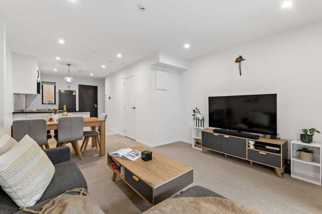 16/18 Hewlett Road Massey_2