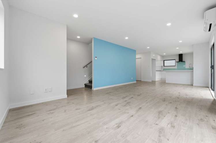 7C Holland Avenue Pt England_19