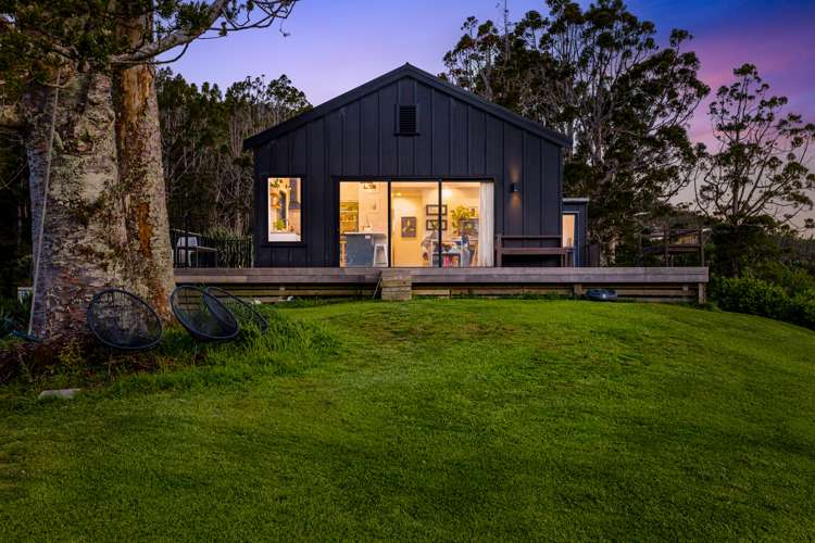 42a Upland Road Huia_23