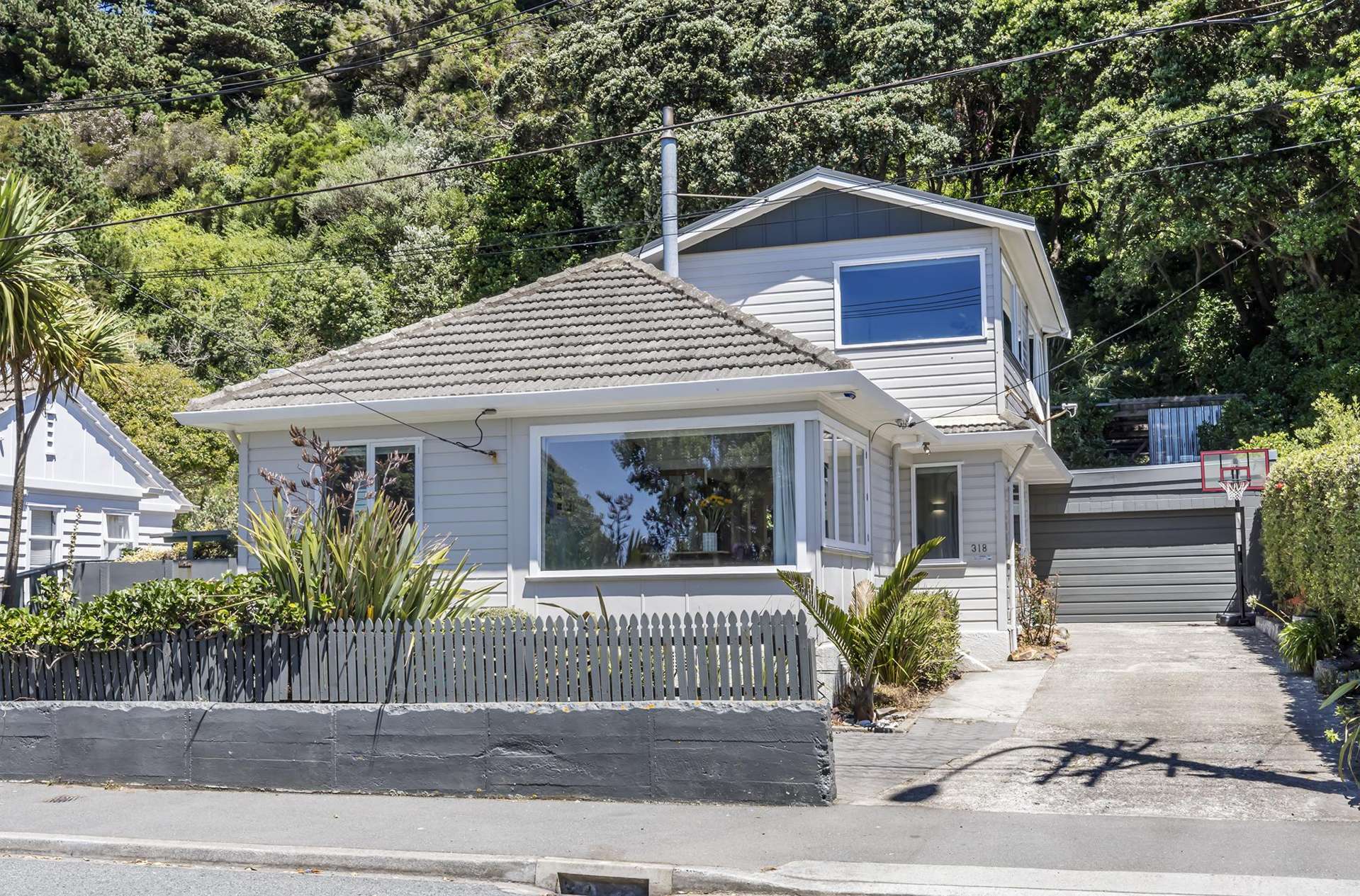 318 Queens Drive Lyall Bay_0