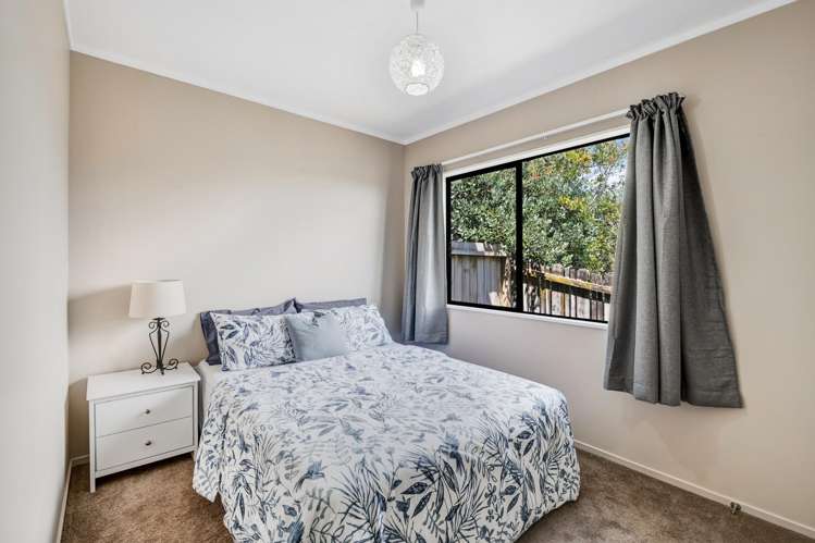 2/10 Sevilla Place Unsworth Heights_12