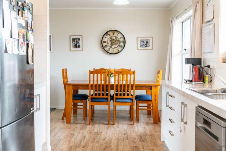 15 Poaka Avenue Dinsdale_8