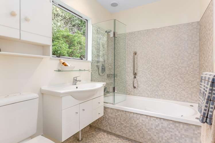 2/418 Queens Drive Lyall Bay_14