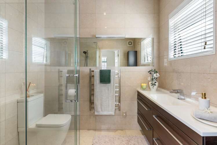 12 Courtneys West Harbour_24