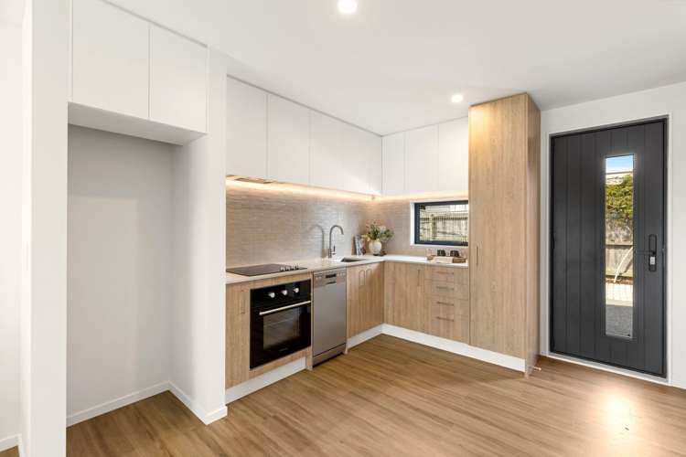 2/138 Fitzgerald Avenue_2