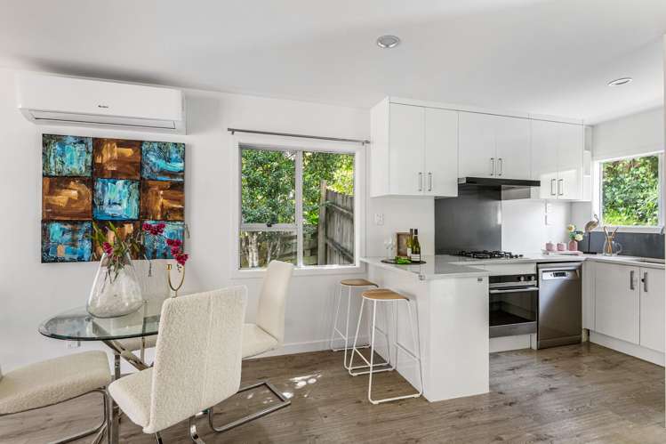 16 Dunraven Place Torbay_14