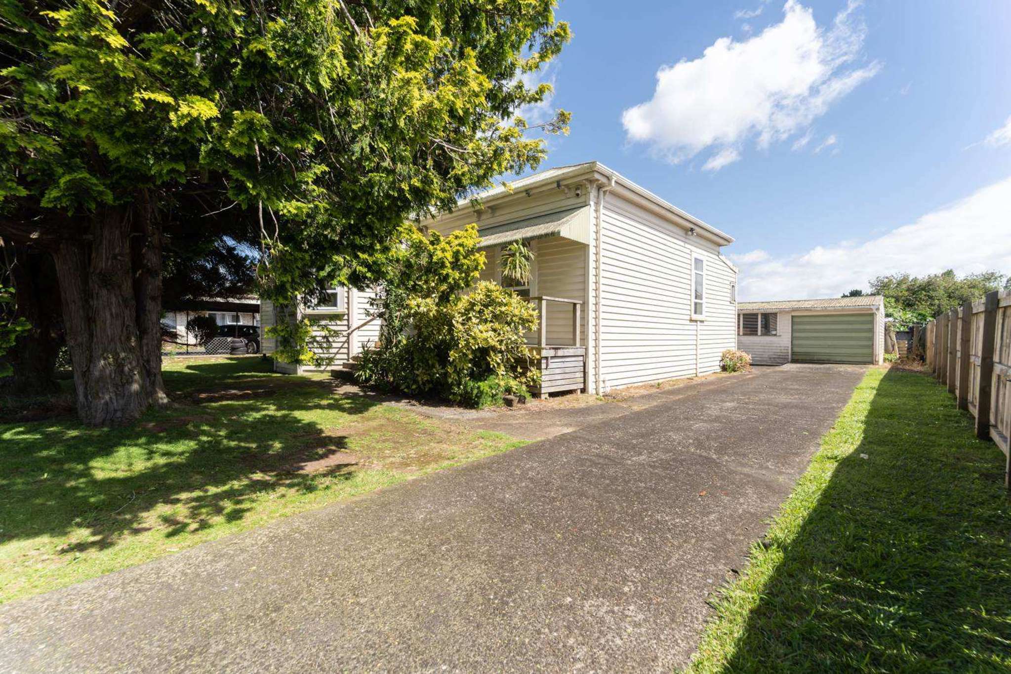 Wedding, funeral and a sale: Otahuhu villa gets close to $1m in momentous week