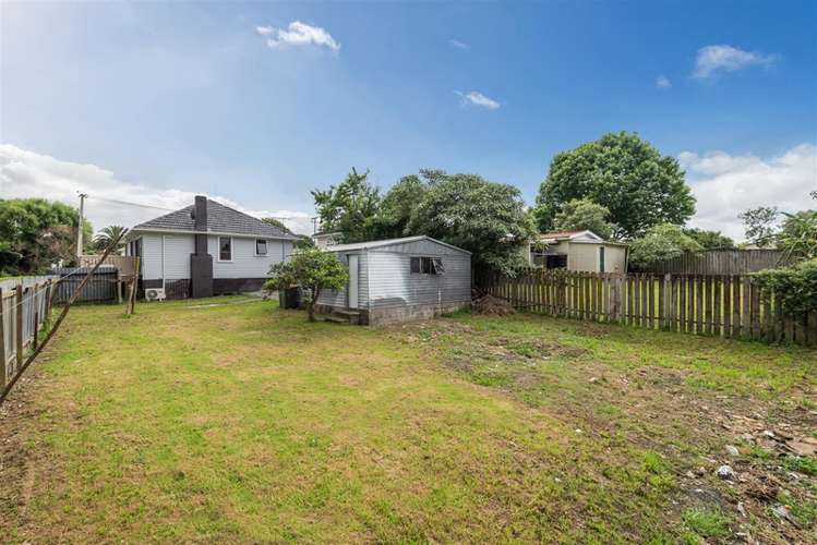 28 Laxon Avenue Otara_16