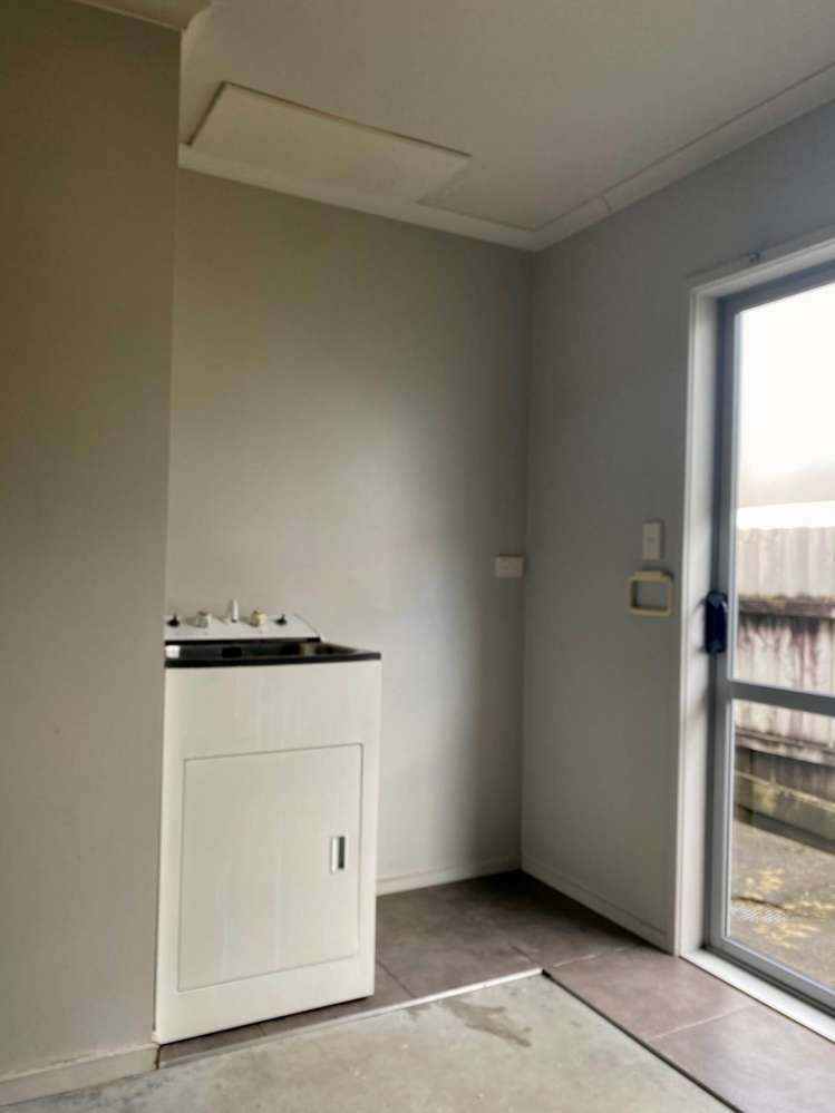 22 Salford Crescent Flat Bush_14