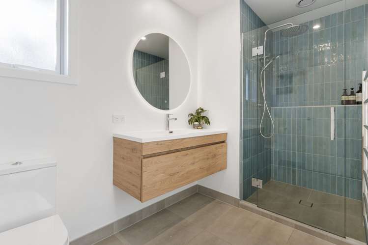 81 Stott Avenue Birkdale_13