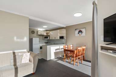 Unit 2A and B 43 Barkers Road_4