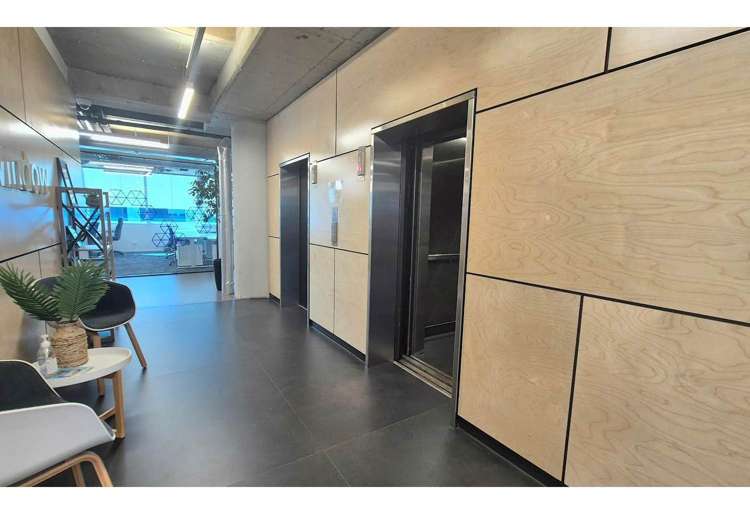 Level 4/33-45 Hurstmere Road Takapuna_11