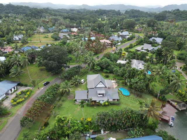 Luxurious Fijian Villa in FIJI's Pacific Harbour with additional development and income potential!