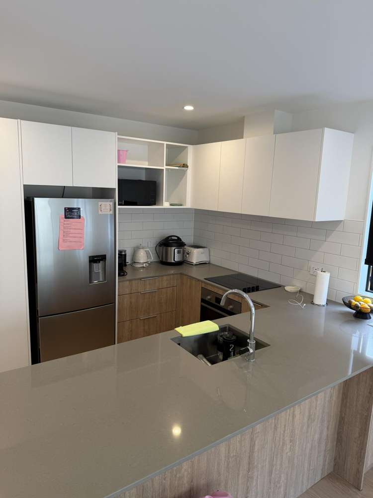 4 Rautahi Street Flat Bush_8