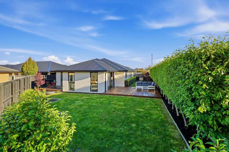 71 Sunline Avenue Lincoln_21