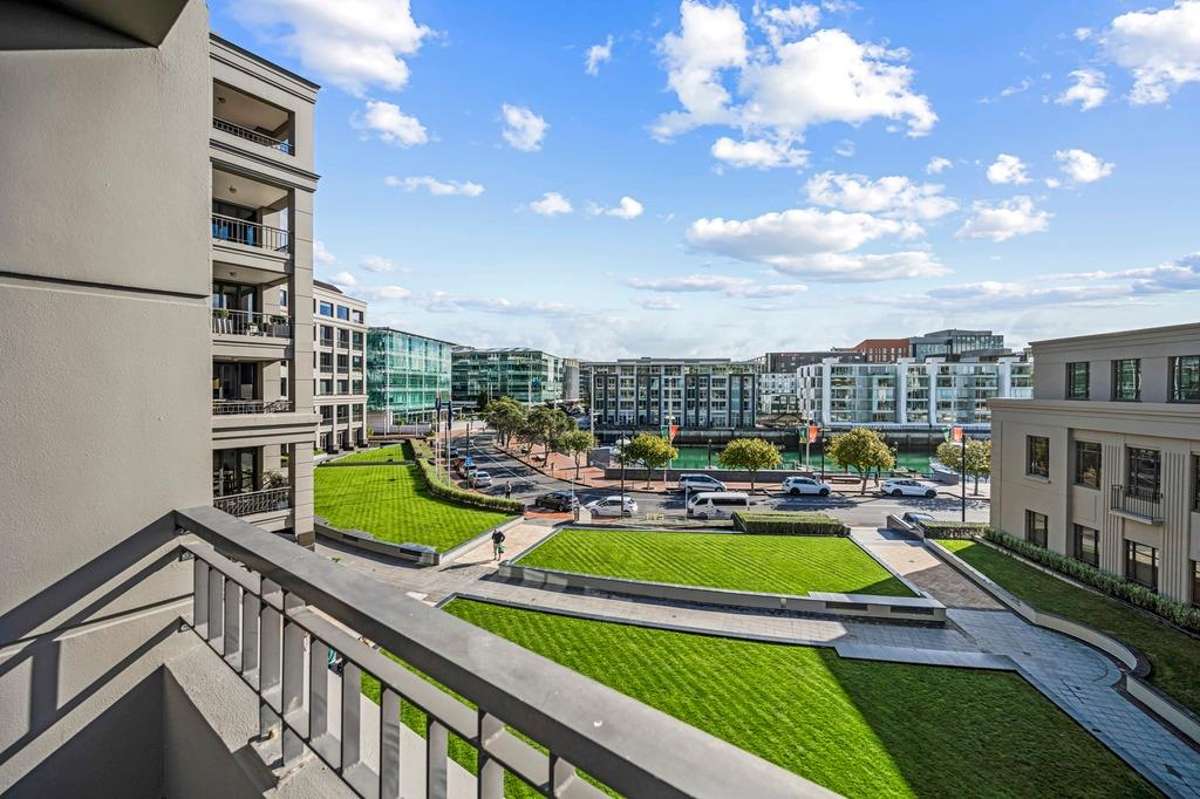 10 & 12 Viaduct Harbour Avenue_4