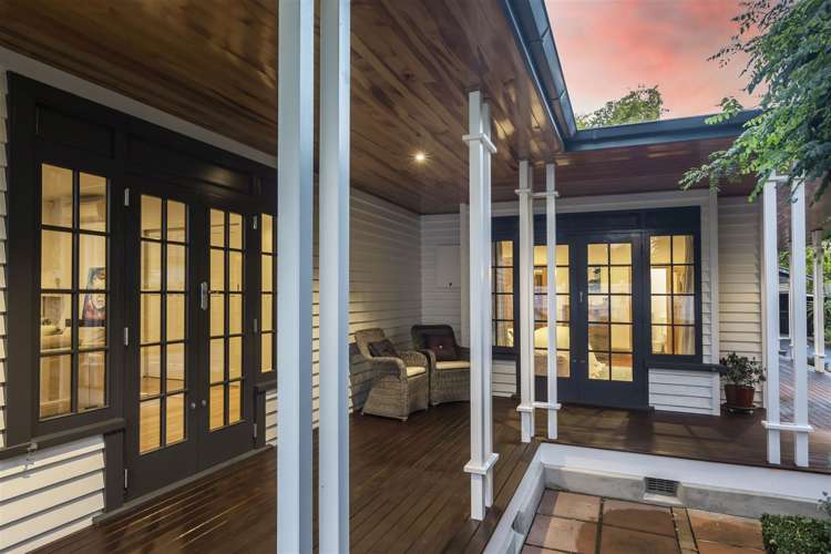 83 Saint Andrews Square Strowan_20