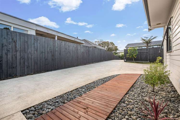 33a Gill Avenue Te Atatu Peninsula_18
