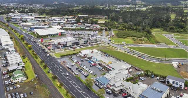 Unit E/84 Main Road Kumeu_2