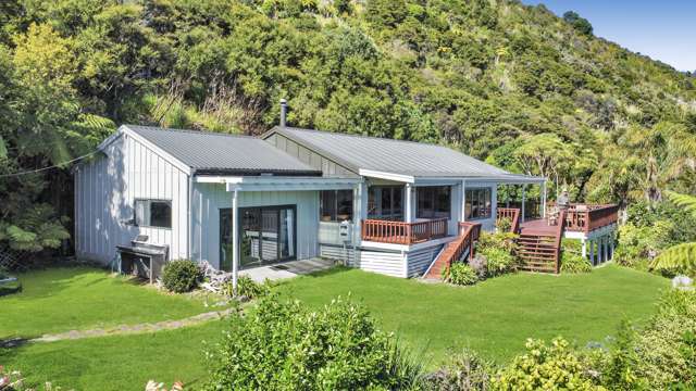 8344c State Highway 35 Whanarua Bay_1