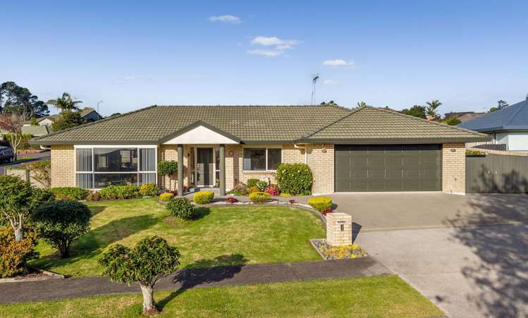1 Conacher Close_0