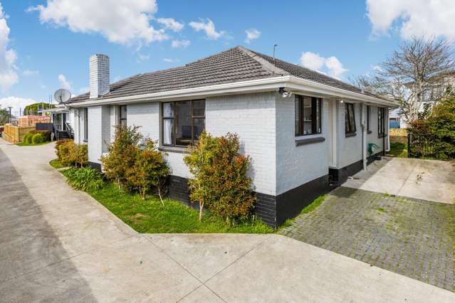 Affordable Papatoetoe Gem: Freehold, Brick & Tile