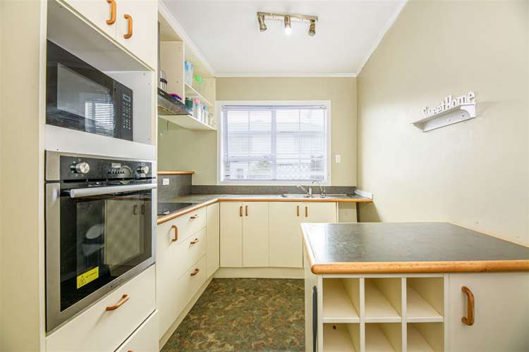 8 Christina Avenue Te Atatu South_7