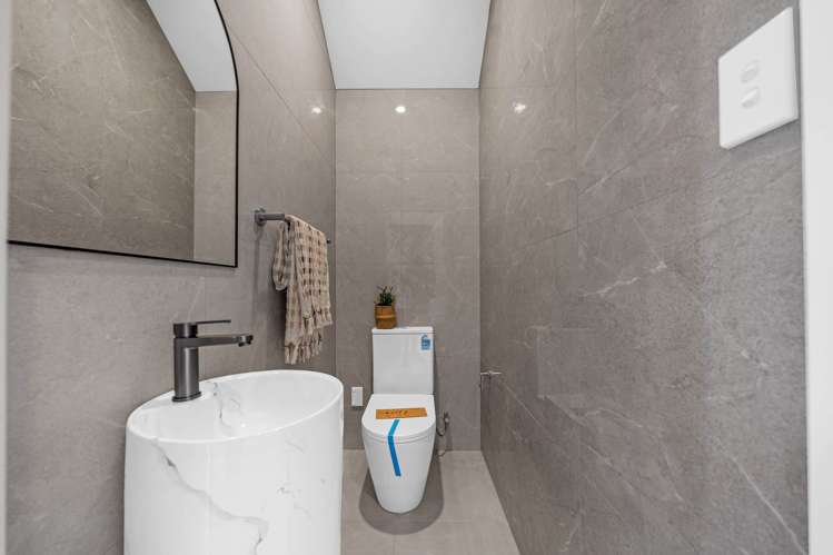 12 Hillview Avenue New Windsor_17