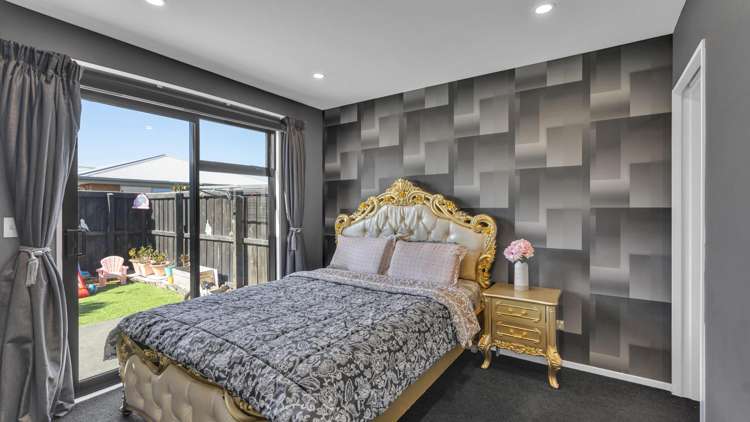 73 Faringdon Boulevard Rolleston_3