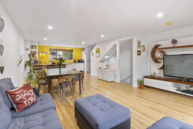 27/14 Ambrico Place New Lynn_2