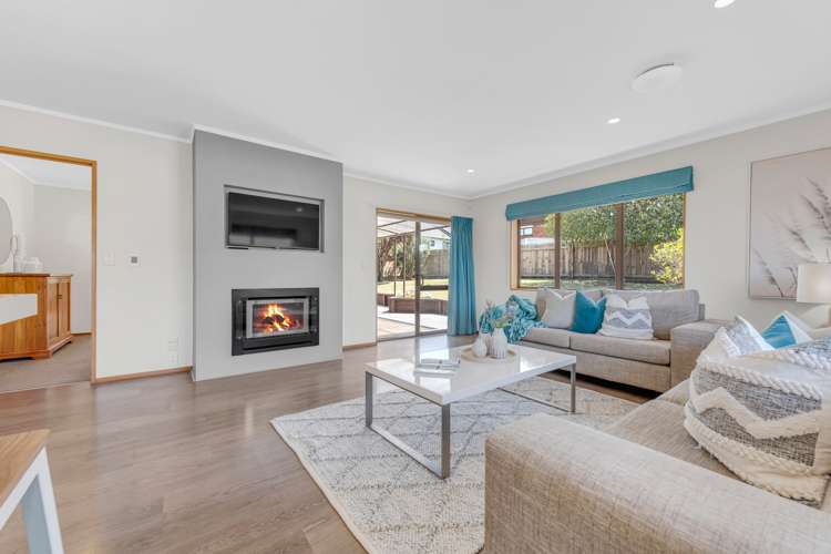 54 Channing Crescent Botany Downs_7