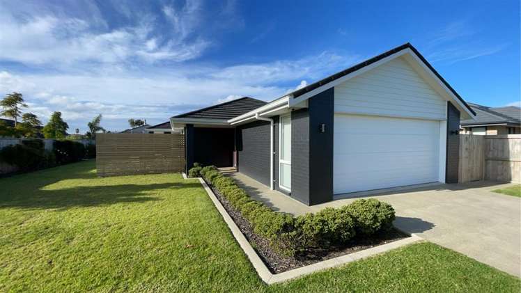 13 Kaurinui Crescent One Tree Point_1