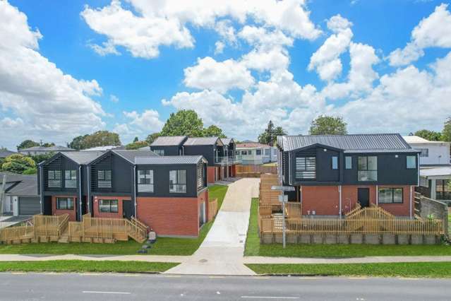 Elevated, Modern, Near-New. Motivated Vendor!