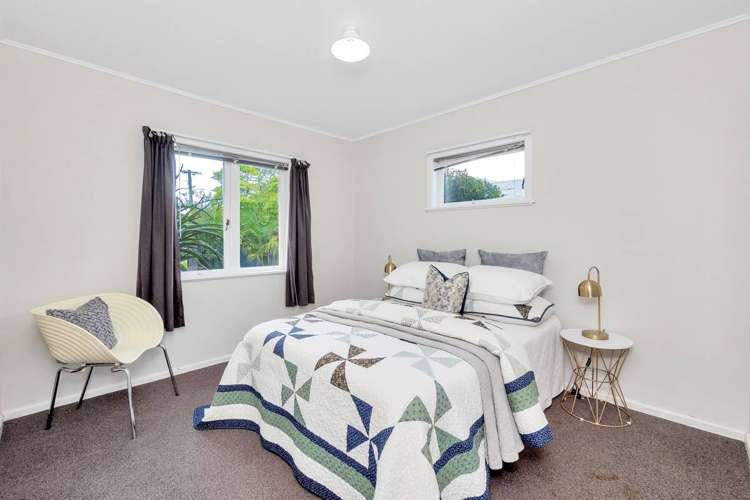 398 West Coast Road Glen Eden_12