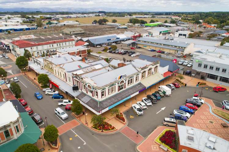 1 Manchester Sq and 70 and 72 Manchester St Feilding_3